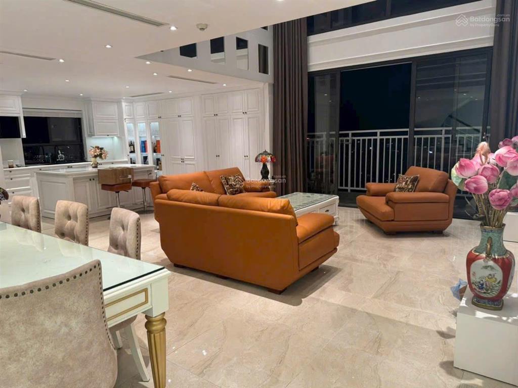 Hiếm có duplex !!! diện tích 195m2 giá chỉ 17,6 tỷ, full nt cao cấp, thông tầng.  0343,202.831
