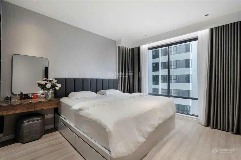 Chủ nhà tin tưởng gửi bán căn 2 ngủ, 2 wc 93m2, giá chỉ 9 tỷ.  0343 202 ***