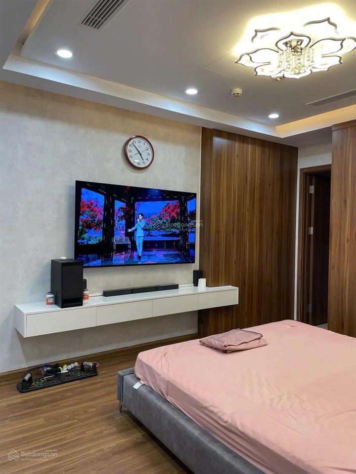 Chính chủ bán căn 3 ngủ, 95m2, tầng trung view hồ cực mát mẻ full nt.  0343,202.831
