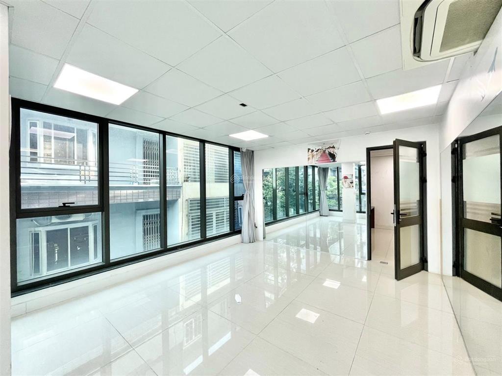 Chính chủ cần cho thuê gấp sàn văn phòng 70m2 chia sẵn phòng tại phố nguyễn xiển  thanh xuân