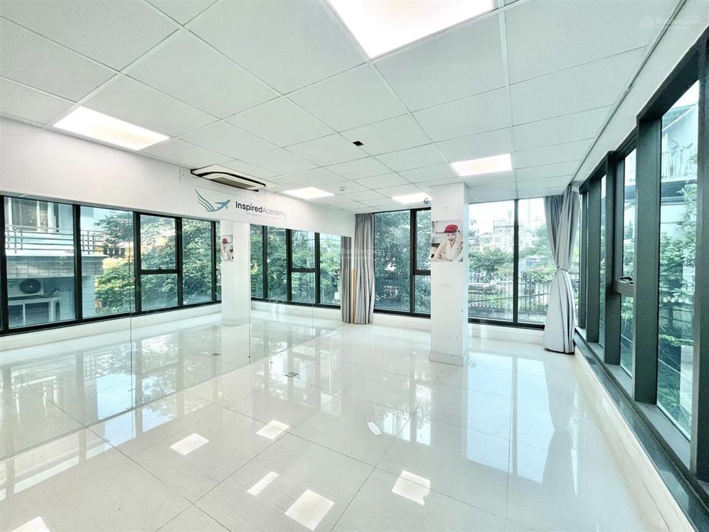 Chính chủ cần cho thuê gấp sàn văn phòng 70m2 chia sẵn phòng tại phố nguyễn xiển  thanh xuân
