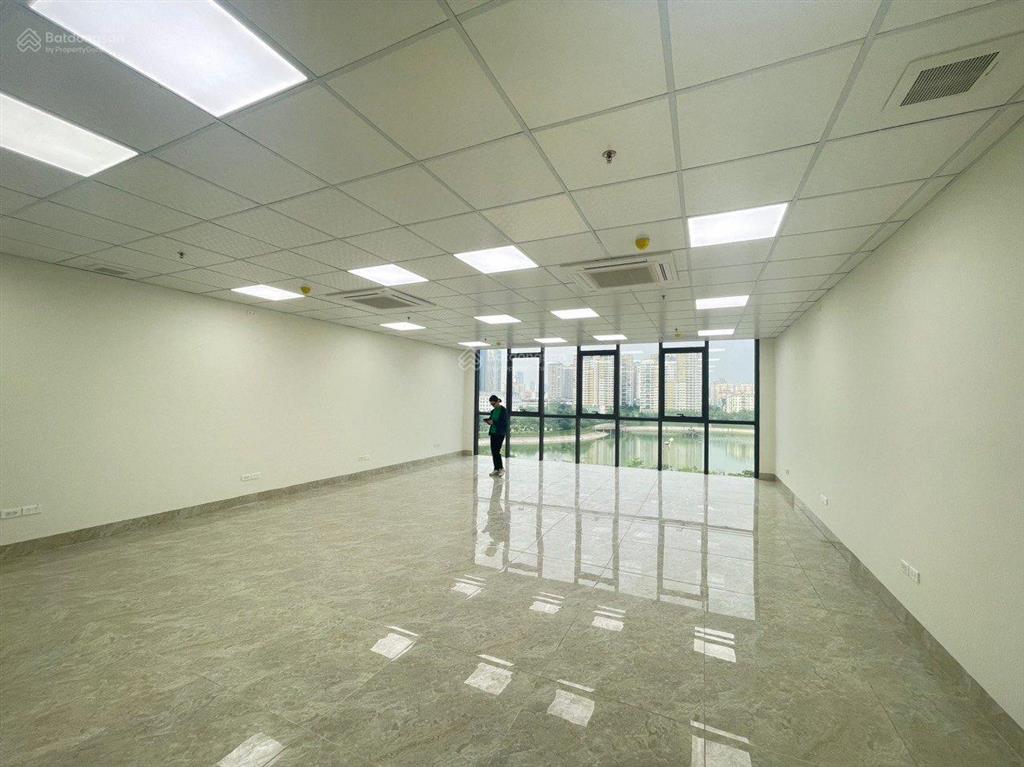 Cần sang nhượng văn phòng 80m2 tại mặt phố khương đình  thanh xuân giá chỉ nhỉnh 10tr