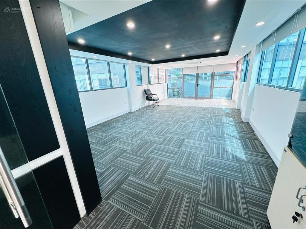 Chính chủ cho thuê sàn văn phòng 70m2  7tr5 tại phố nguyễn xiển  thanh xuân.  0963 245 ***