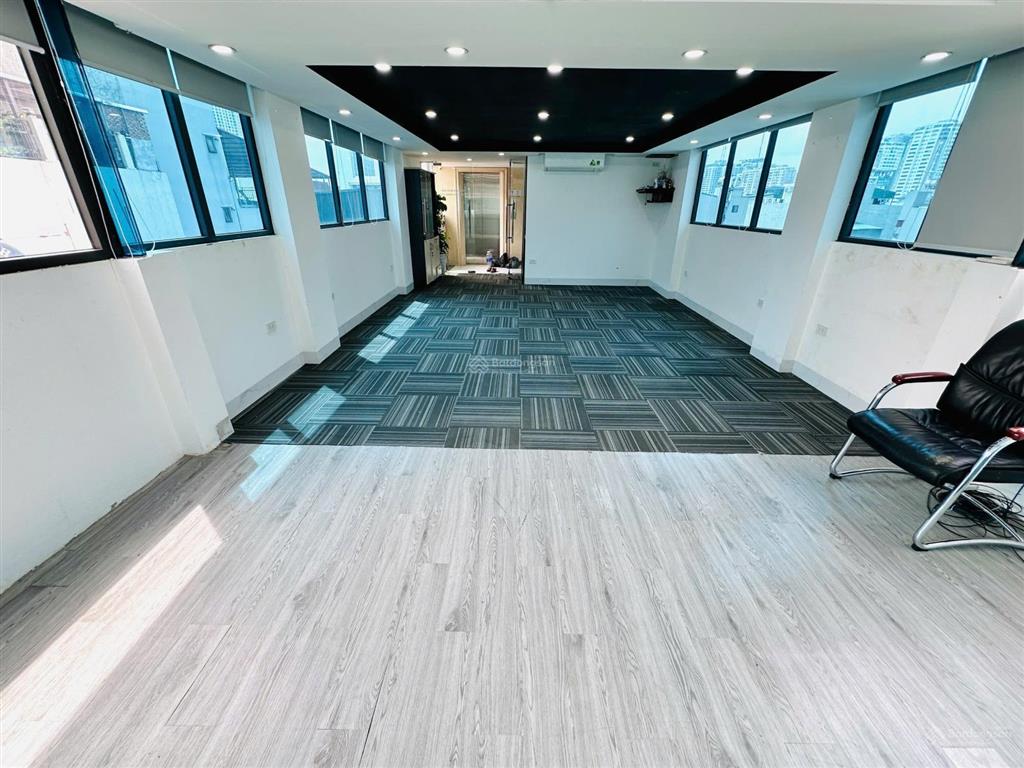 Chính chủ cho thuê sàn văn phòng 70m2  7tr5 tại phố nguyễn xiển  thanh xuân.  0963 245 ***