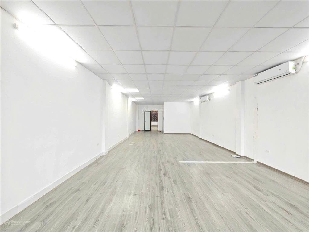 Chủ nhà cho thuê văn phòng đẹp tại 37 lê trọng tấn  thanh xuân 120m2 giá chỉ 14 triệu