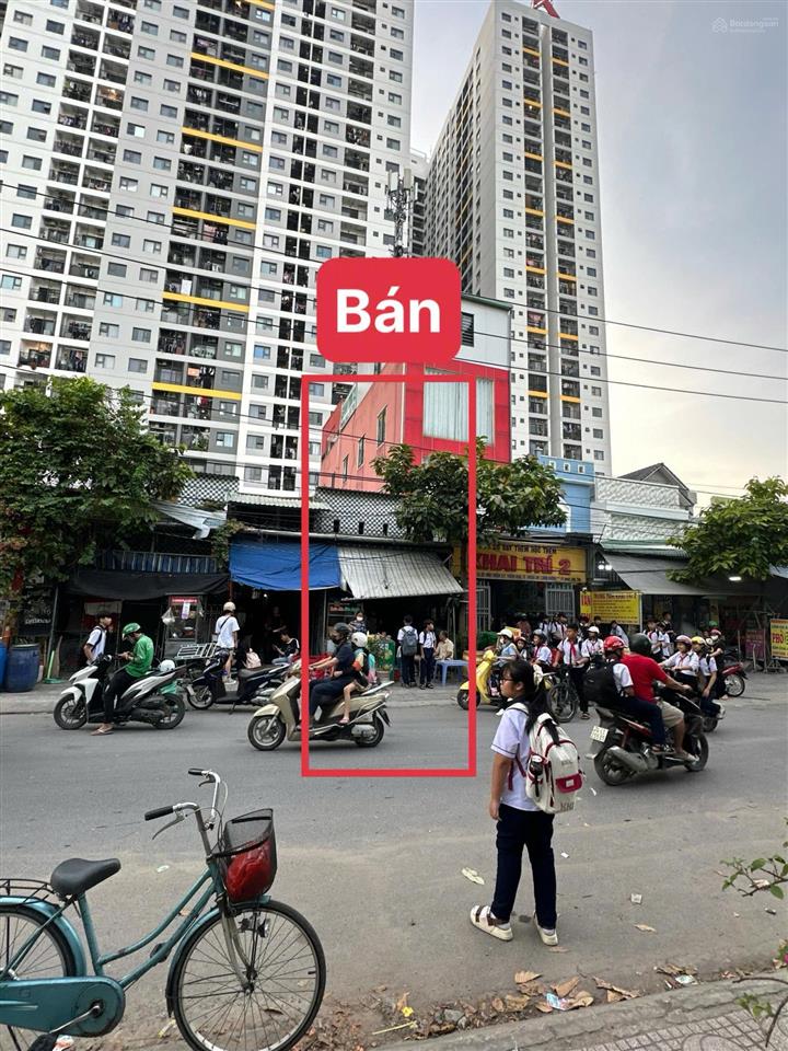 Mặt bằng kinh doanh chân chung cư sầm uất thuận lợi