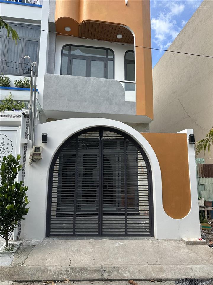 Nhà phố tại long bình cách vinhome q9 500m