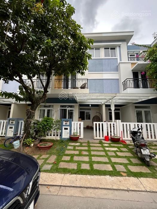 Nhà phố rosita khang điền hót tại q9 tp hcm