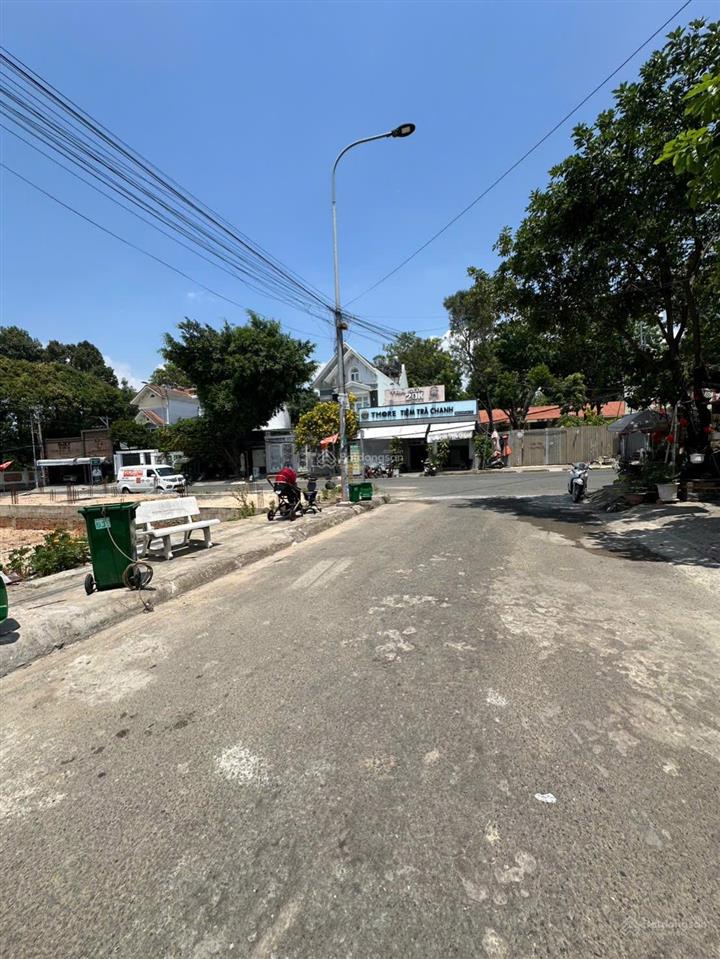 Siêu phẩm tại cổng trường đại học kiểm sát quận 9 ngay lê văn việt