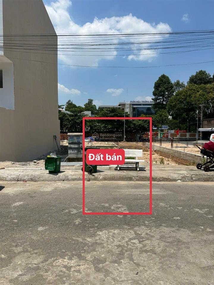 Siêu phẩm tại cổng trường đại học kiểm sát quận 9 ngay lê văn việt
