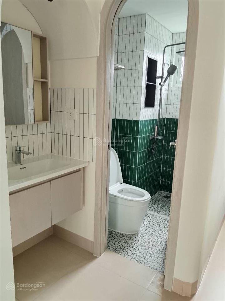 Nhà phố ven sông chân tòa chung cư và vành đai 3 q9