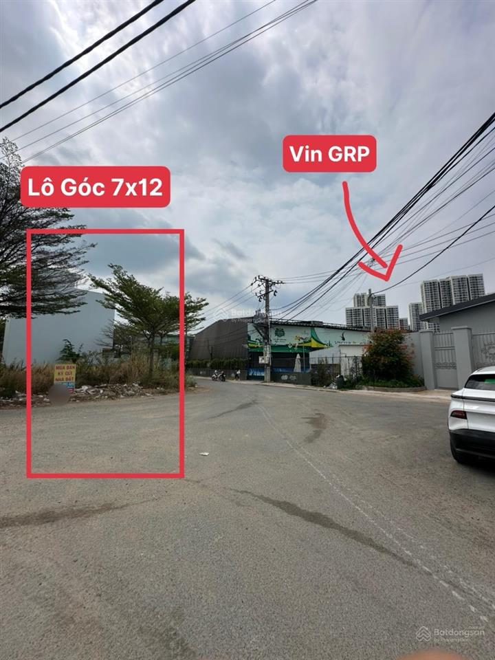 Lô góc cách 500m là vinhomes q9 rất đẹp