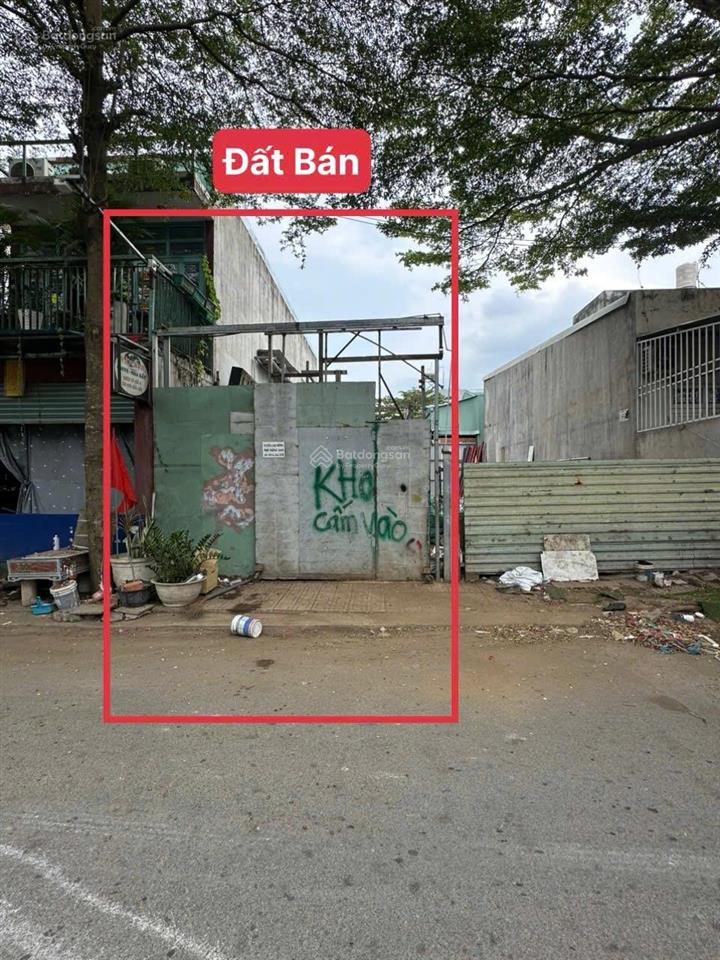 Mảnh đất cách 50m là đường nguyễn xiển và 300m là vinhomes q9