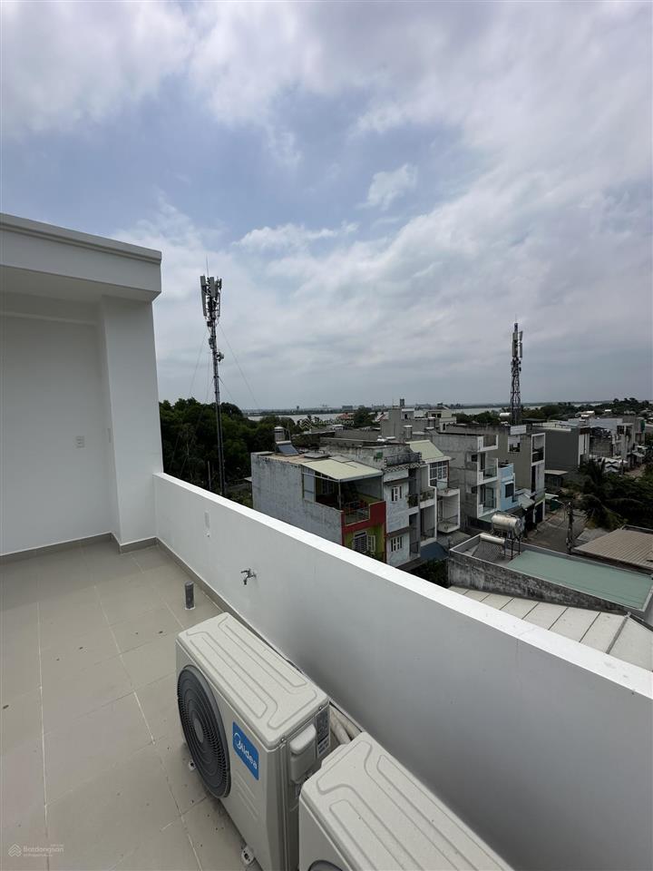 Nhà phố sát vinhomeq9 đẹp viwe sông