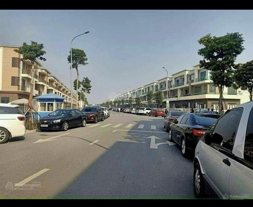 Cần bán gấp căn shophouse sh2 centa city mặt phố đi bộ, đang cho thuê 17tr/tháng