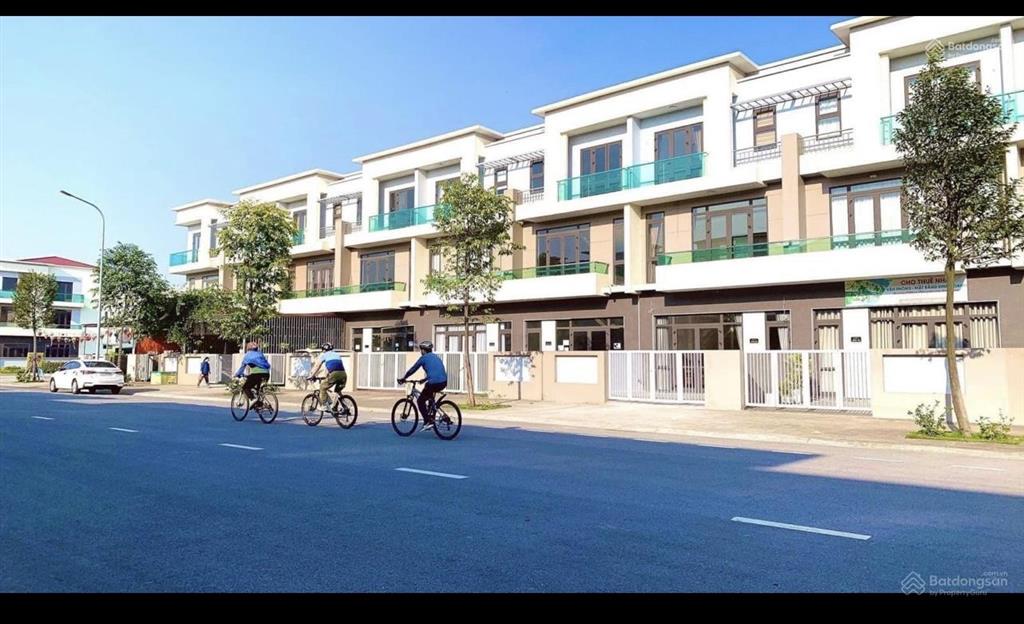Cần bán gấp căn shophouse sh2 centa city mặt phố đi bộ, đang cho thuê 17tr/tháng
