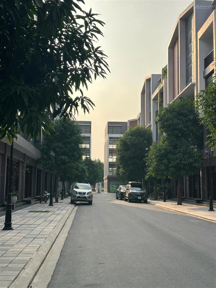 Bán gấp căn shophouse phố biển56m2 gần công viên nước giá chỉ 9.5 tỷ tại vinhomes ocean park 3