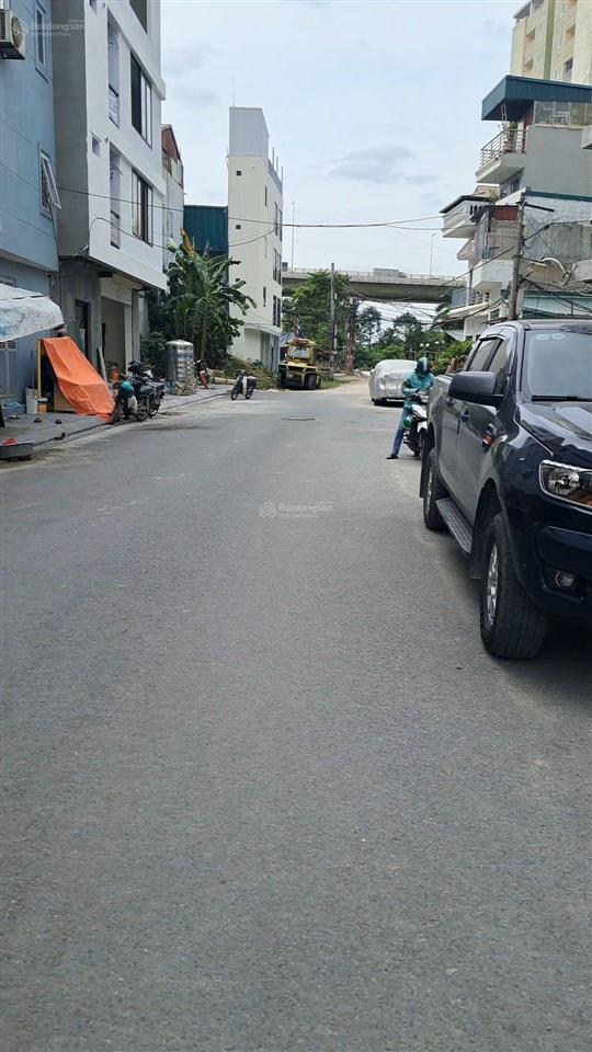 Thượng thanh  lô góc  ô tô vào  ngõ thông  10m ra đường 13,5m  90m² mt 8m  14,2 tỷ