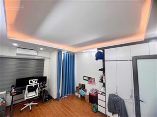 1,x tỷ  bán căn hộ dịch vụ ccmn tại bồ đề  32m2  full đồ  thang máy