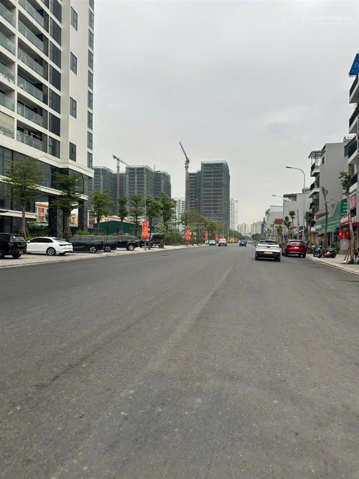 Nguyễn lam  mặt ngõ thông ô tô đỗ cửa  15m thẳng tắp ra mặt phố rộng 40m  đất 30m2 nhỉnh 6 tỷ