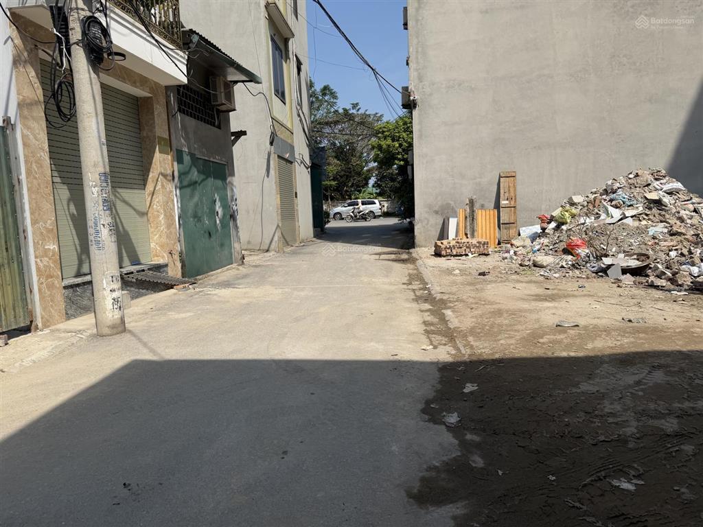 Nguyễn lam  mặt ngõ thông ô tô đỗ cửa  15m thẳng tắp ra mặt phố rộng 40m  đất 30m2 nhỉnh 6 tỷ