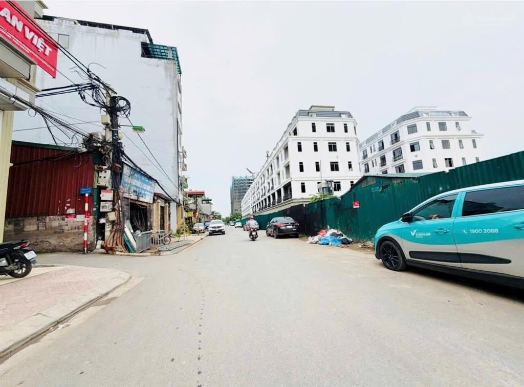 Bán đất tặng nhà mặt ngõ 90 gia quất  đường 13,5m, vỉa hè đối diện cc noxh long châu  72m2  7 tỷ