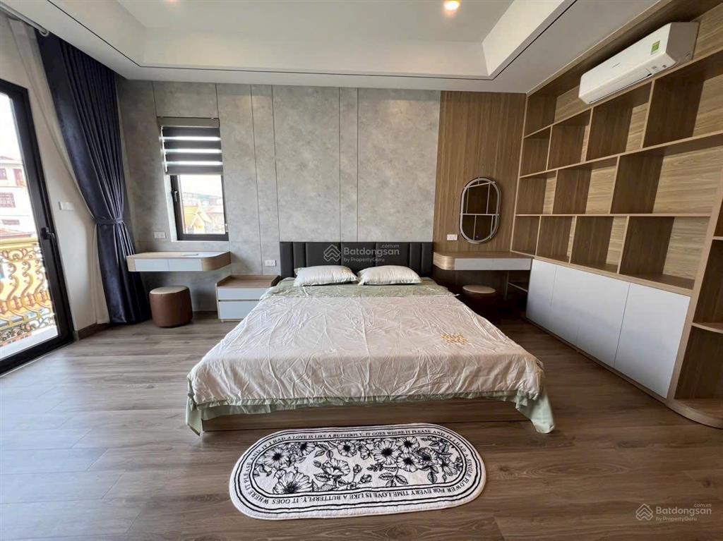 Hạ chào 2 tỷ  hoa lâm  việt hưng  nhà mặt ngõ công  50m x 5t full nội thất, thang máy