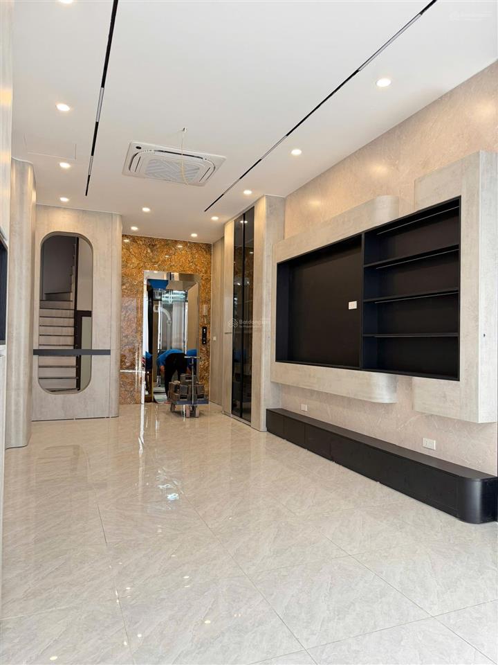 Cho thuê nhà mới ngay cầu chui  40m² x 6t thang máy  full nội thất  14,5tr/tháng