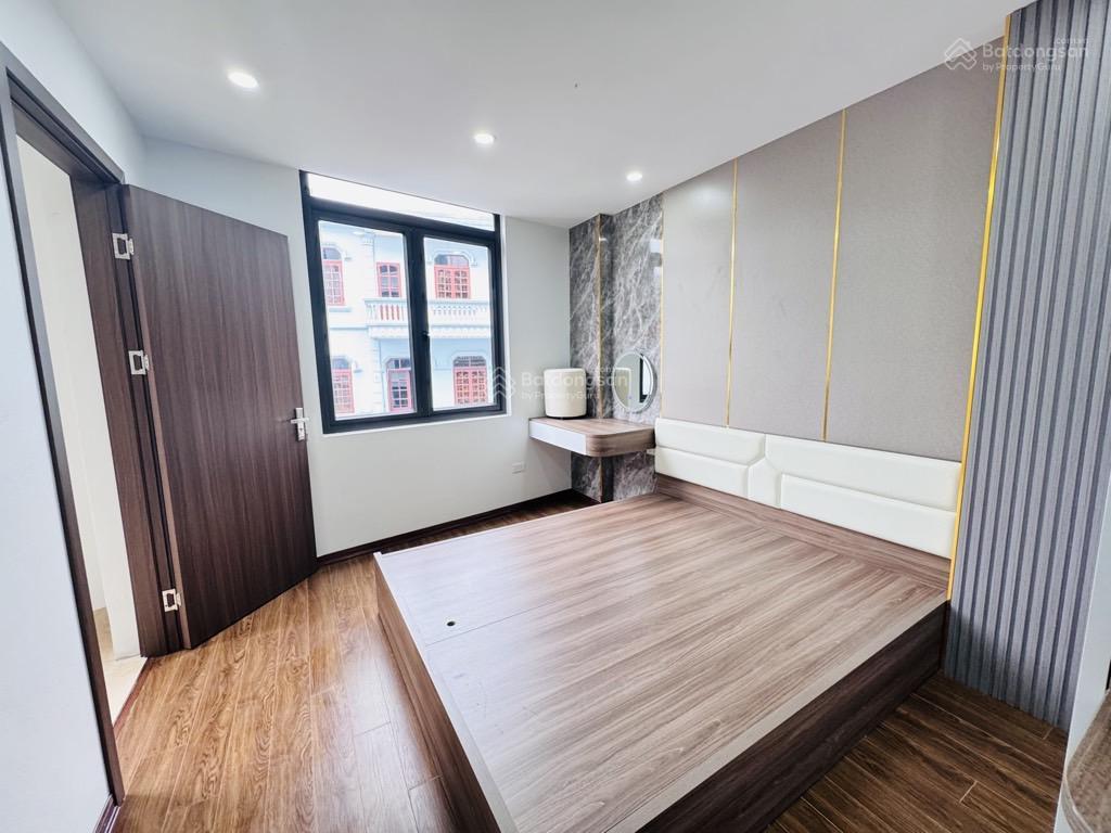 6,1 tỷ  ngọc thuỵ nhà gần ô tô full nội thất  30m2 x 4 tầng đủ 3 ngủ