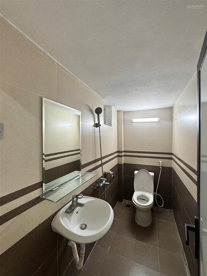Sài đồng  nhà mặt ngõ  cách 20m thẳng tắp ra mặt phố  nhà 50m2x4t full nội thất  7 tỷ xíu