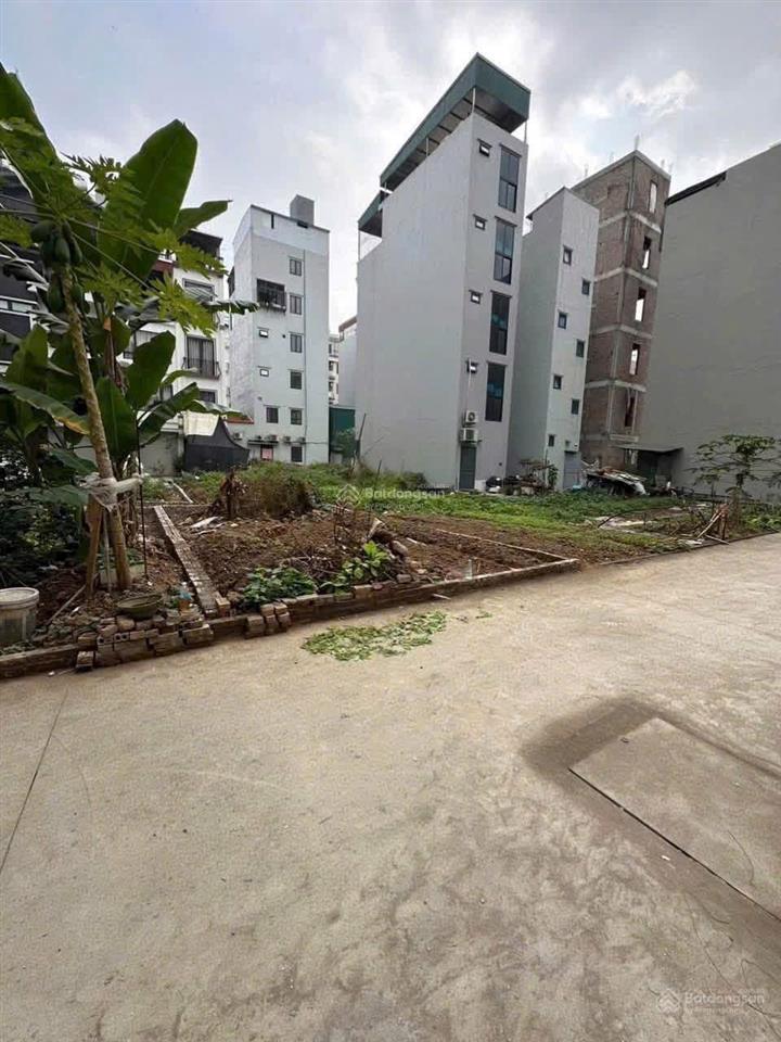 Chủ cần bán  phúc lợi  đất sát mặt phố  52m2 mt 5m  trước nhà 2,5m  5tỷ nhỉnh   0961 206 ***