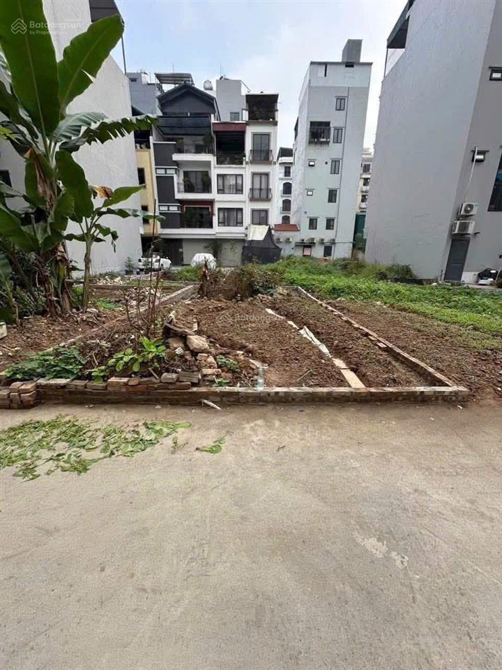 Chủ cần bán  phúc lợi  đất sát mặt phố  52m2 mt 5m  trước nhà 2,5m  5tỷ nhỉnh   0961 206 ***
