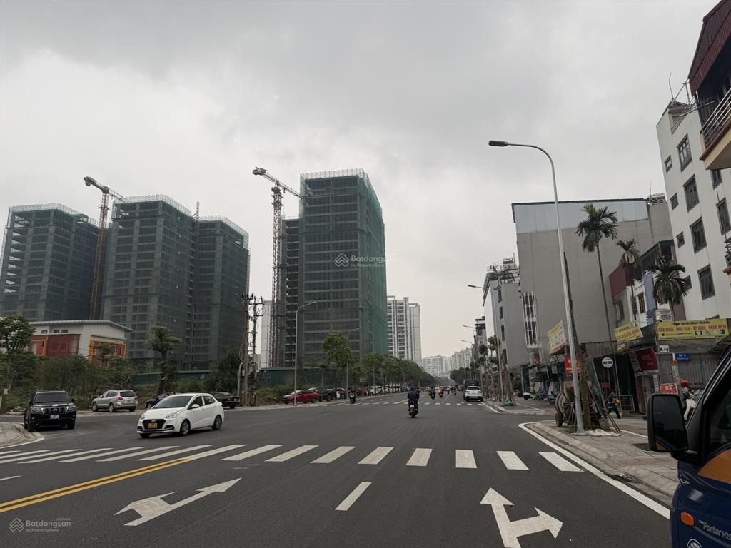 Nguyễn lam  ngõ thông  ô tô  cách phố 10m  đất 85m2 nở hậu  12 tỷ xíu.  0961 206 ***