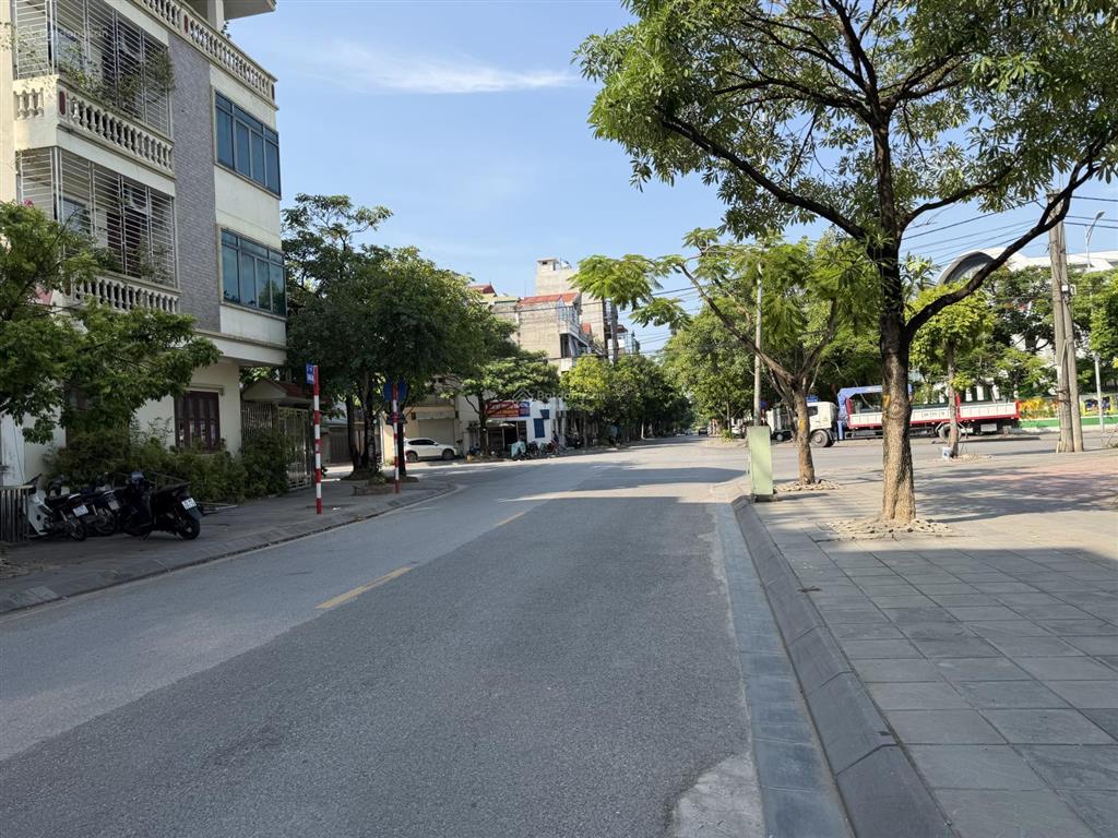 Việt hưng  phân lô bàn cờ  ô tô tránh  đất 50m2 mt 4m  nhỉnh 10 tỷ  0961 206 ***