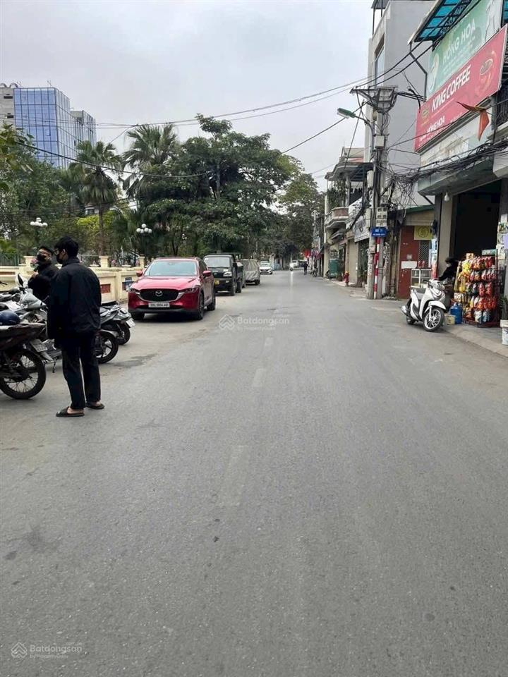 Thượng thanh  lô góc  dân xây chắc chắn  nhà mặt ngõ thông  sát ô tô  35m2 x3t  5,x tỷ