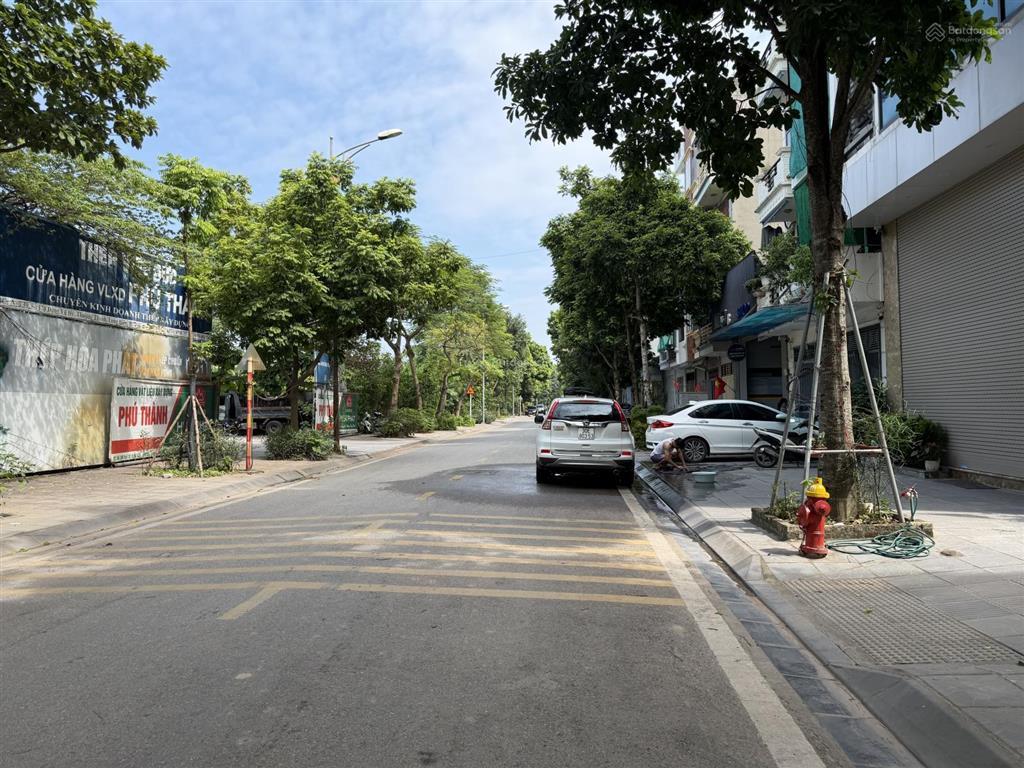 Giảm 5 tỷ  đất tđc đặng vũ hỷ  vỉa hè thênh thang, ngay hồ, 90m2 mt5m  16 tỷ