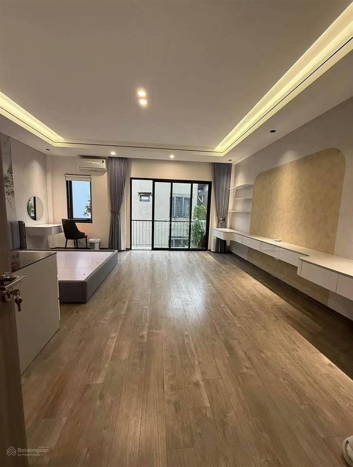 9,x tỷ  nhà thượng thanh mới 55m2 x 6t thang máy, full nt  không chung cổng