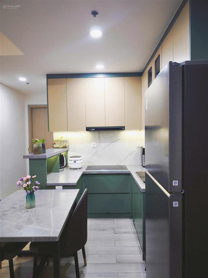 Lỗ gần 1tỷ  2pn lumiere boulevard view nội khu giá 4.4tỷ  full nội thất sẵn sổ