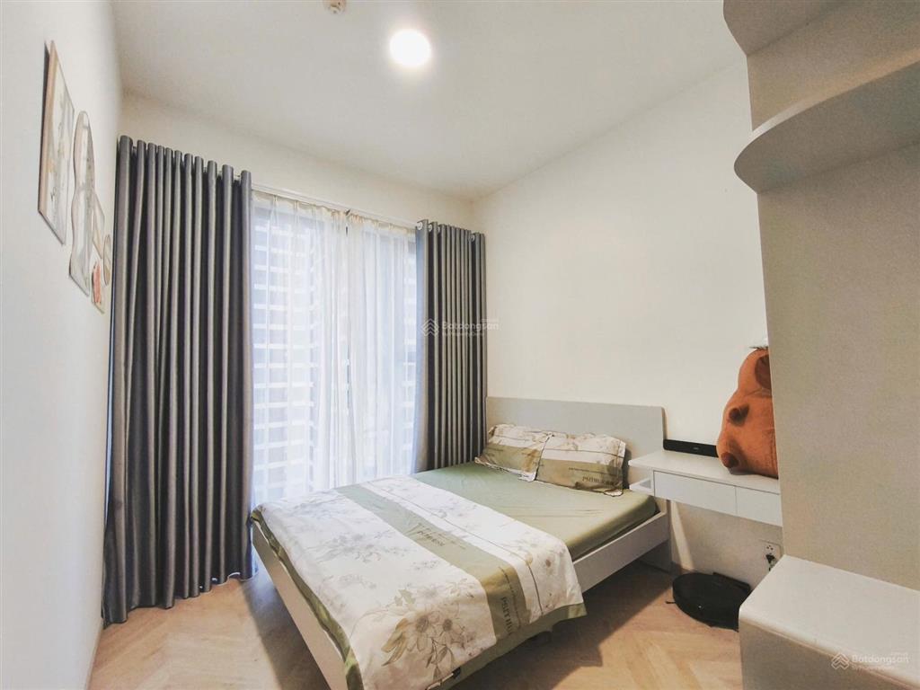 Lỗ gần 1tỷ  2pn lumiere boulevard view nội khu giá 4.4tỷ  full nội thất sẵn sổ