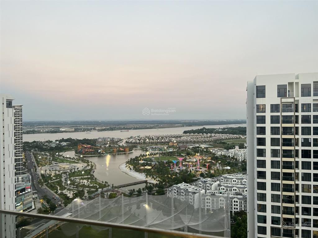 Hiếm! 2pn 5 tỷ căn góc view trực diện công viên 36ha masteri centre point  sẵn sổ ko vay 