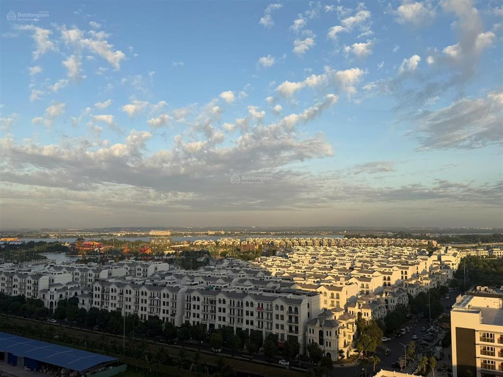Siêu hiếm! 3pn lumiere boulevard view trực diện công viên 36ha  chỉ 6.5 tỷ