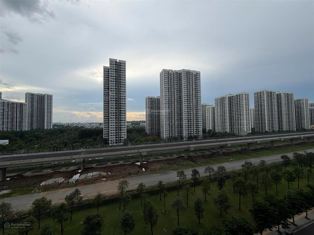 Rẻ! 2pn lumiere boulevard view thành phố  chỉ 4,1 tỷ all in