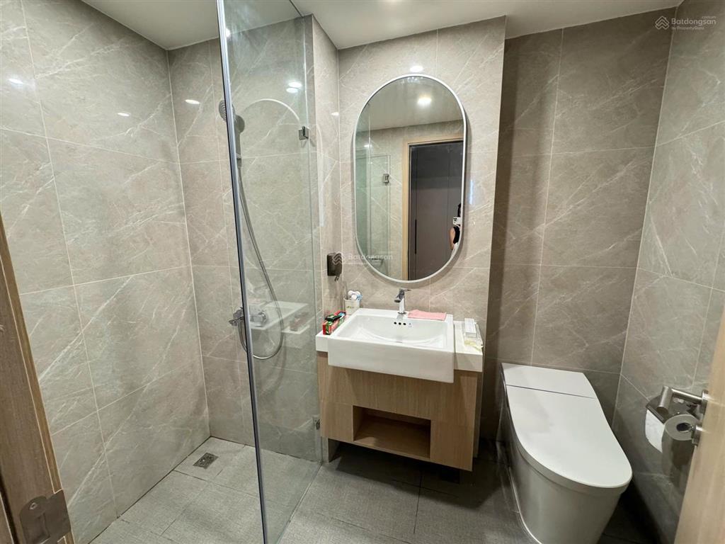 Bán gấp! 2pn 5,2 tỷ view công viên 36ha full nội thất lumiere boulevard  sổ hồng
