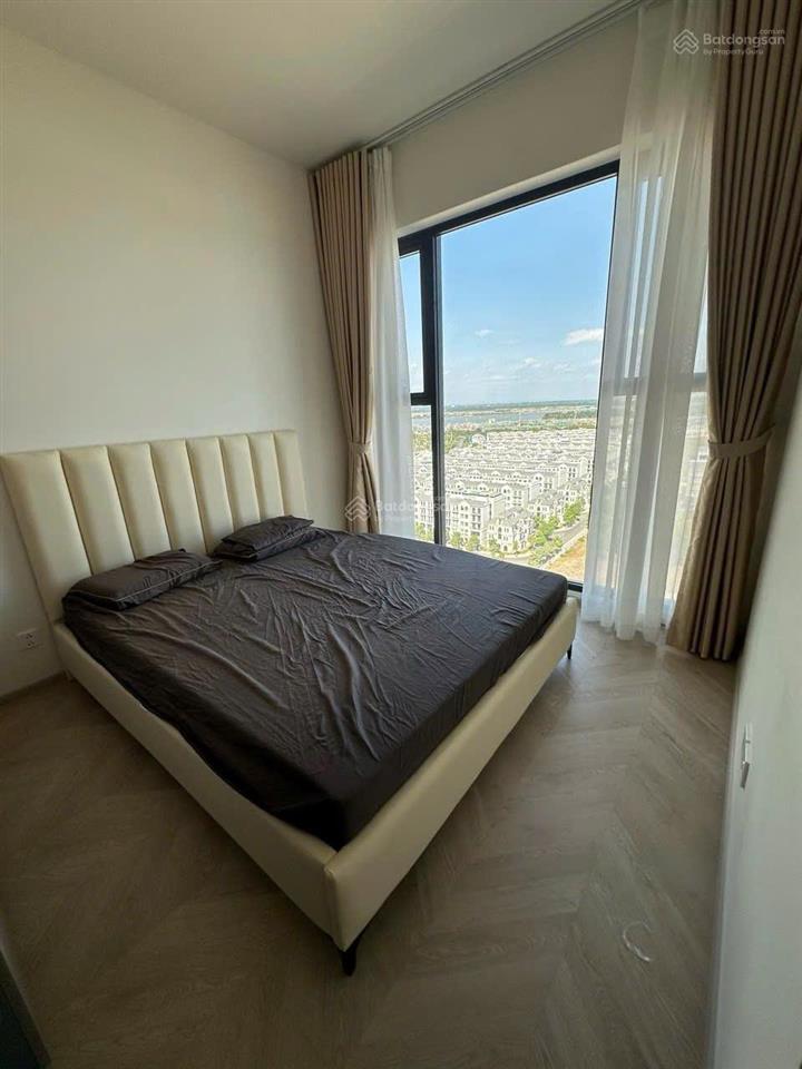 Bán gấp! 2pn 5,2 tỷ view công viên 36ha full nội thất lumiere boulevard  sổ hồng