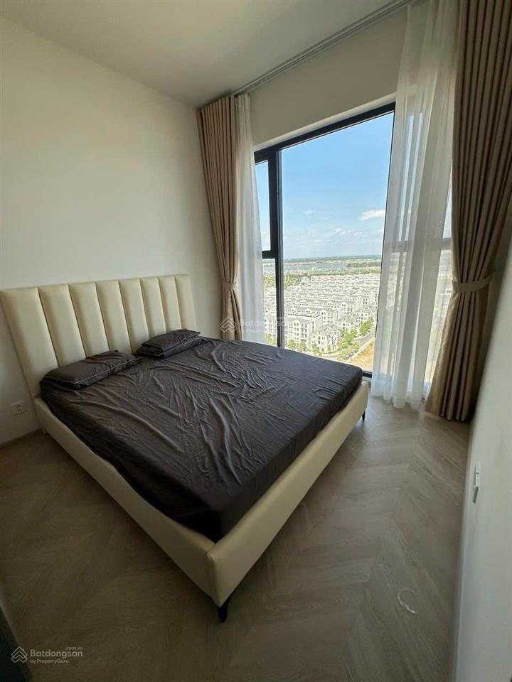 Chính chủ bán 2pn 5.2 tỷ view trực diện công viên 36ha lumiere boulevard  full nt  sổ hồng