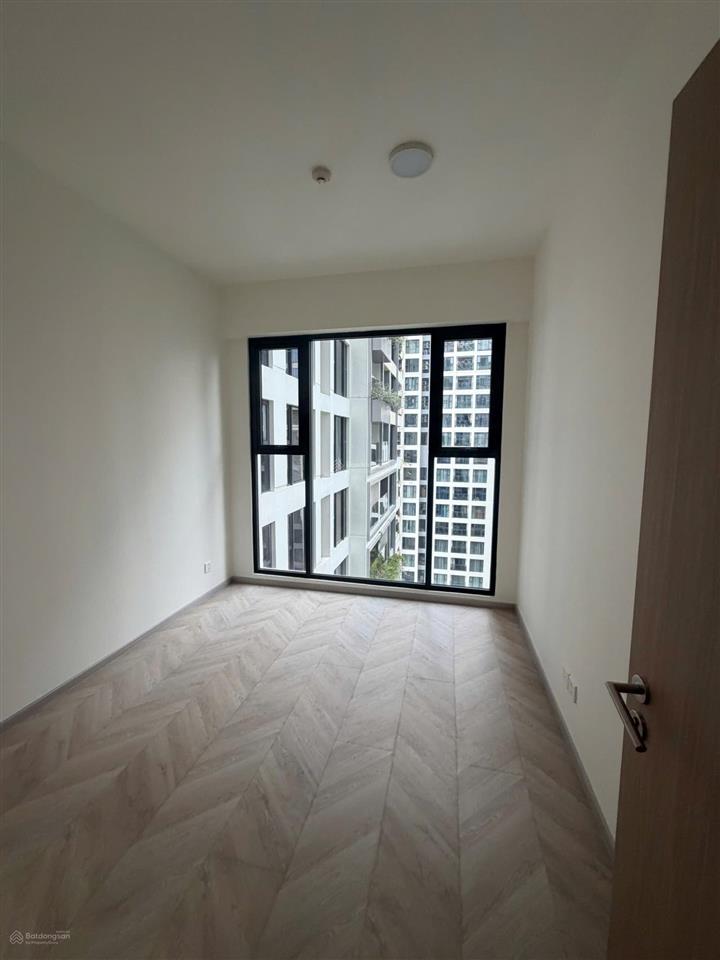 Bán gấp 2pn masteri centre point layout 2 view 76m2 sổ sẵn 4.9 tỷ thương lượng nhiều