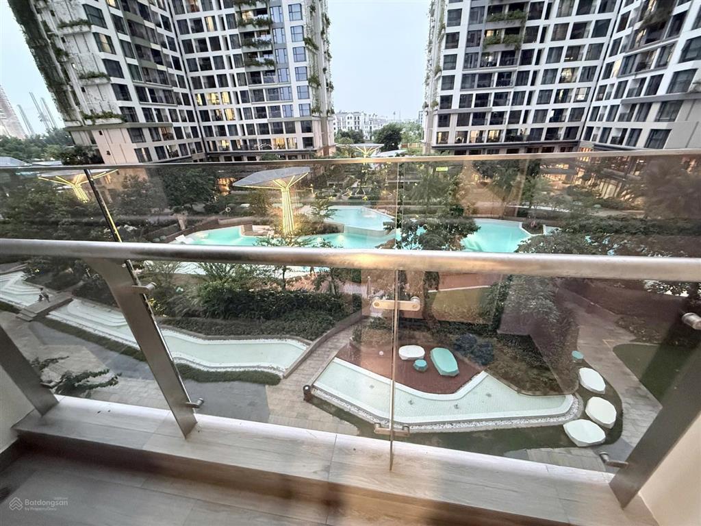 Bán gấp 2pn masteri centre point layout 2 view 76m2 sổ sẵn 4.9 tỷ thương lượng nhiều