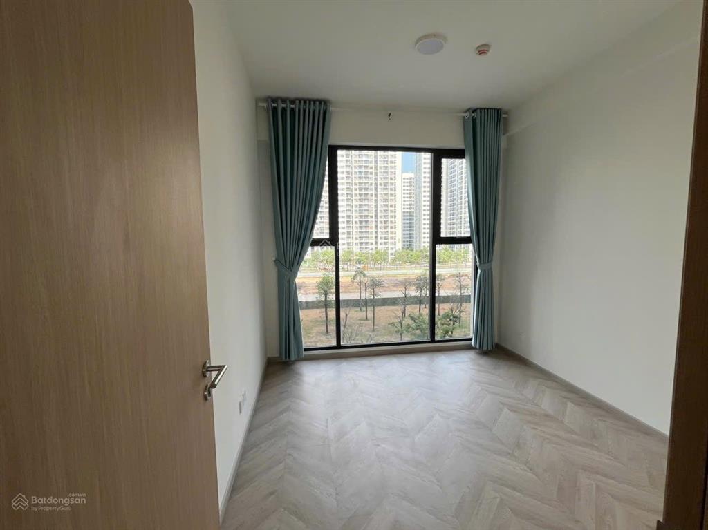 Bán gấp 2pn masteri centre point layout 2 view 76m2 sổ sẵn 4.9 tỷ thương lượng nhiều
