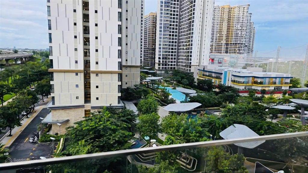 Mcp 2pn góc 74m | sổ sẵn | view hồ bơi | 4.2 tỷ btp  nhà mới