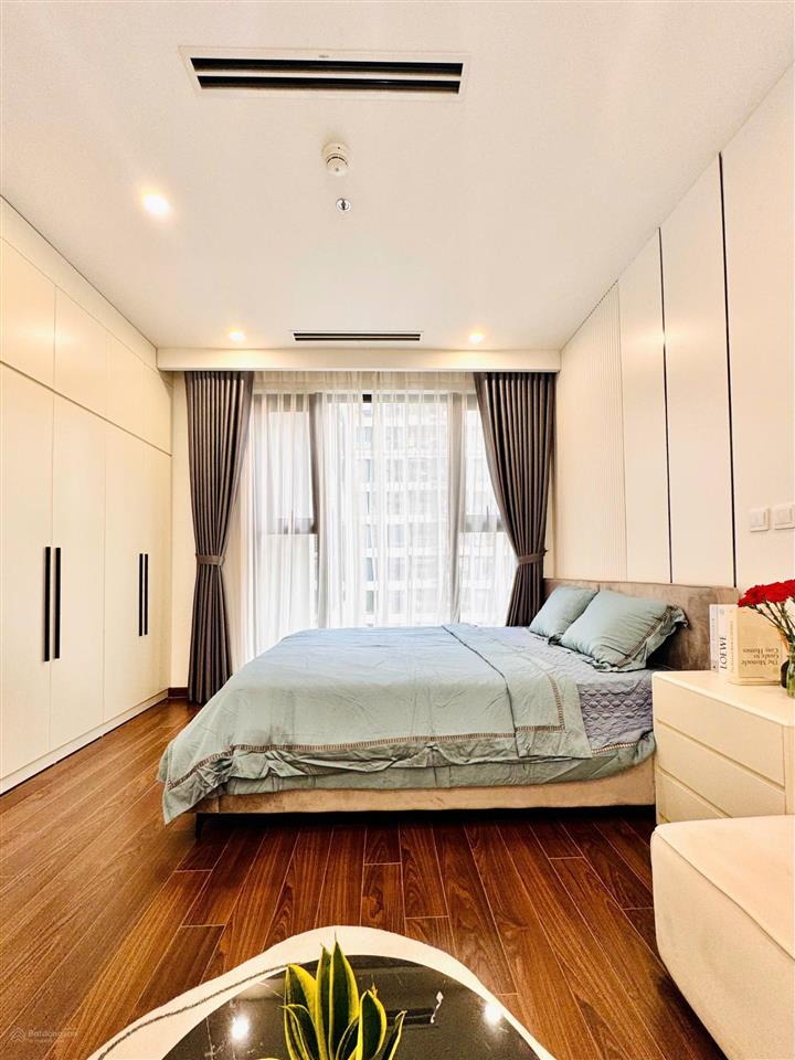 Chính chủ cắt lỗ căn studio 30,4m2 view nội khu, 2.2 tỷ, full nội thất đẹp.  0975 982 ***